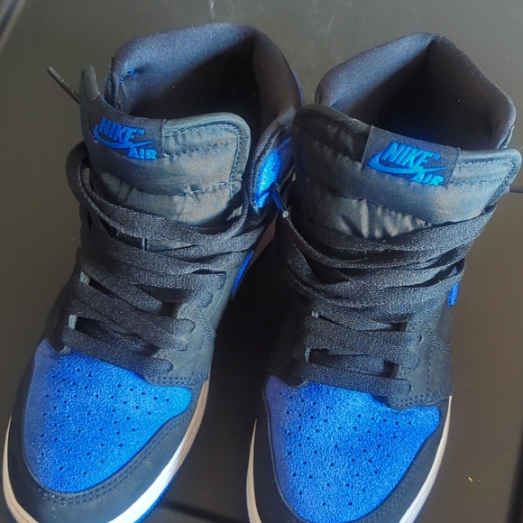 Jordan 1 HIGH OG YOUTH SIZE 6Y - Picture 3 of 4